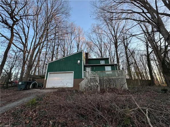 2906 Rhonswood Dr, Tobaccoville, NC 27050