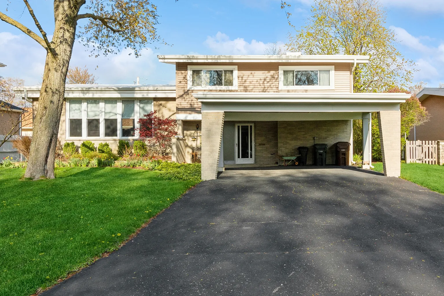 9019 Samoset Trl photo 1