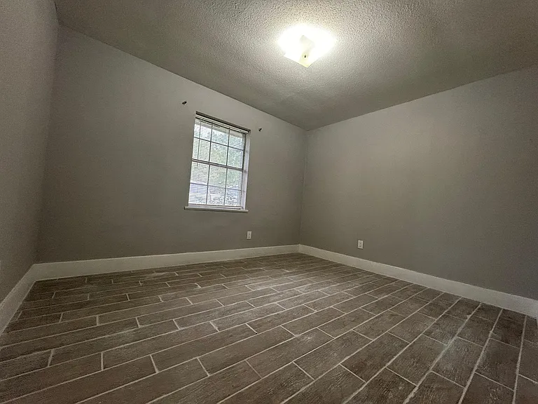1008 Oak Hollow Pl — Photo 8