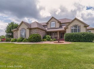 3237 Oakview Ct, Waukee, IA 50263