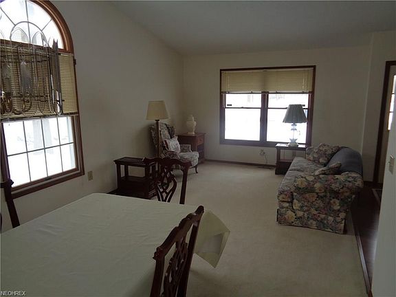 3rd image of 6225 Orchard Hill Blvd