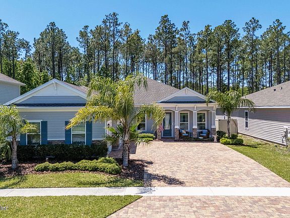 3rd image of 640 GLORIETA Drive