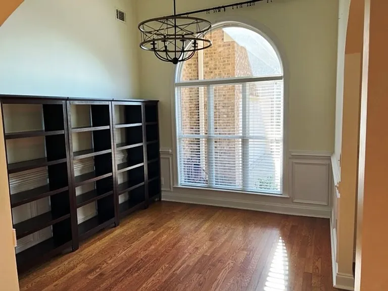 710 Valley St — Photo 4