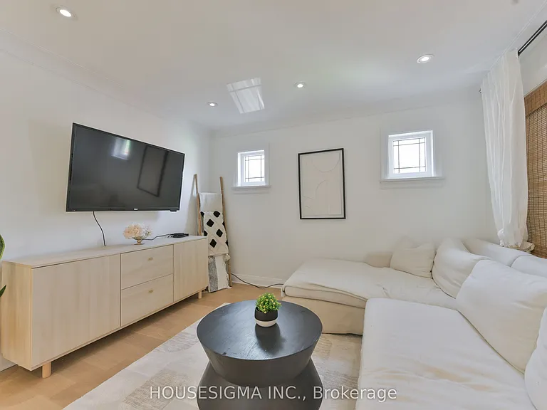 205 William St — Photo 8