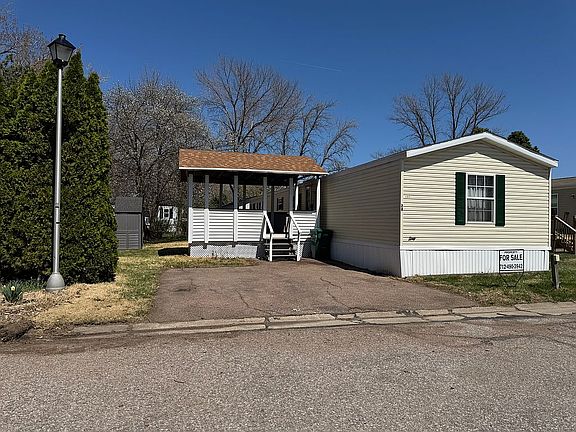 2nd image of 28 Cotts Dr