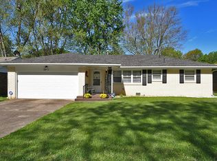 2411 S Dollison Ave, Springfield, MO 65807