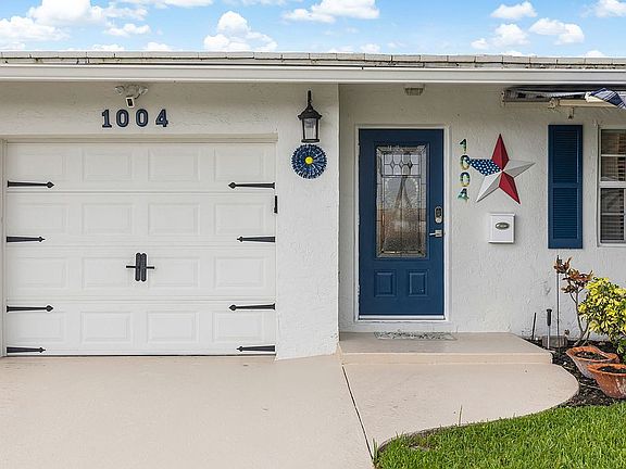 2nd image of 1004 SW 16th St