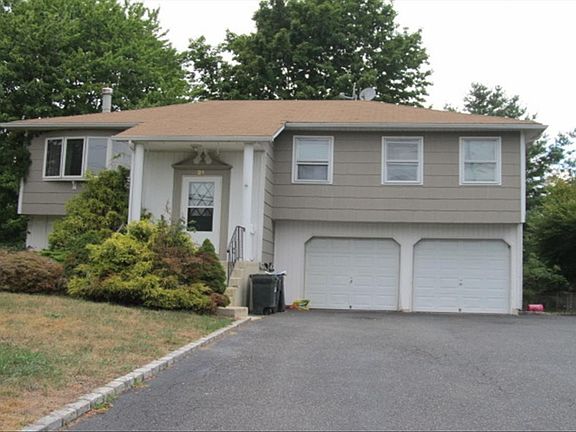 3rd image of 21 Echo Ave