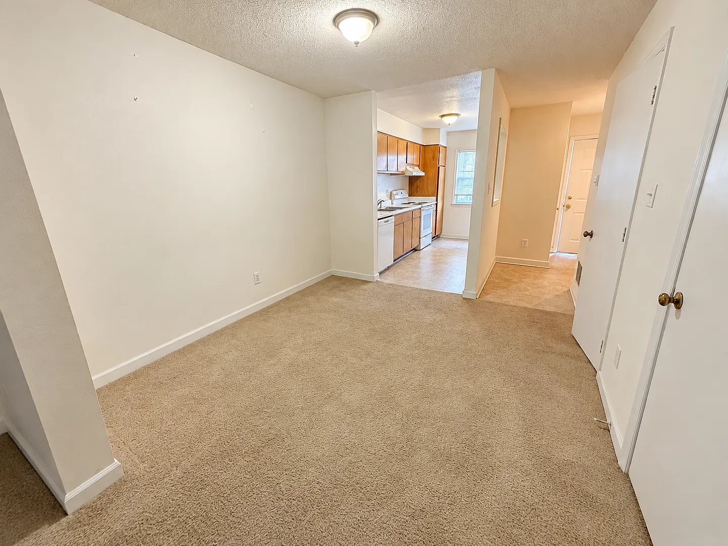 Perfectly sized 2 bedroom 2.5 bath — Photo 3