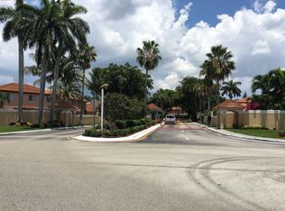 20048 NW 85th Ave, Hialeah, FL 33015