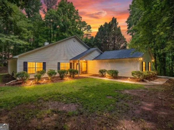 359 Cannongate Rd, Sharpsburg, GA 30277