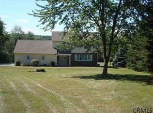 70 Vosburgh Rd, Averill Park, NY 12018