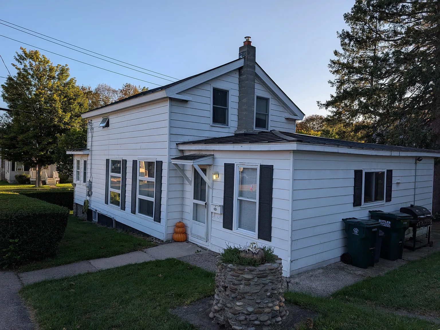 W Mohawk St, Oswego — Photo 3