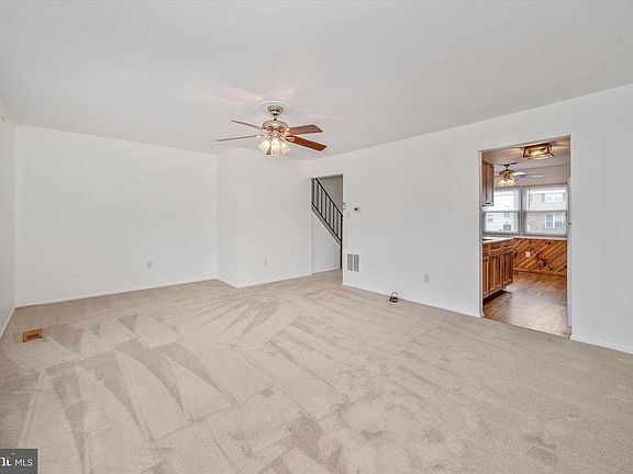 5th image of 5 Farnsworth Rd