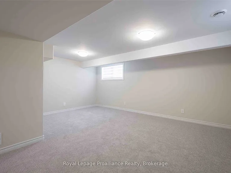 28 Nipigon St — Photo 23