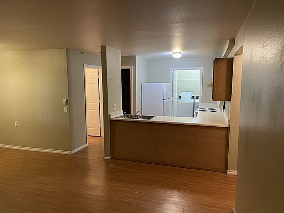 4th image of 4531 Boardwalk Dr #10918489