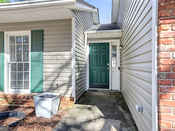 4th image of 90 Beaver Run