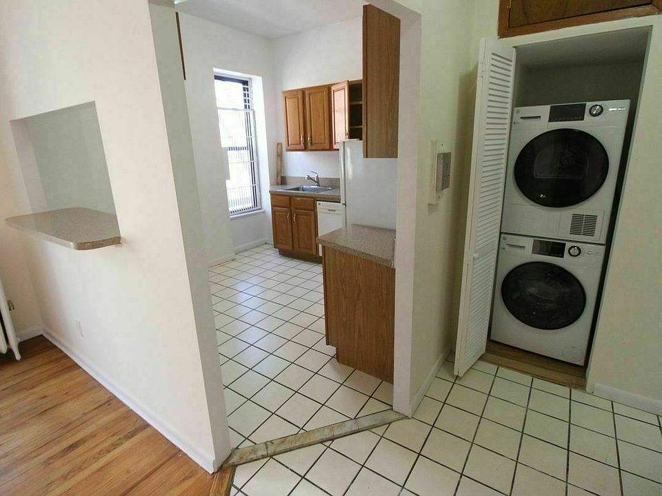 1st image of 200 W 98th St Floor 4