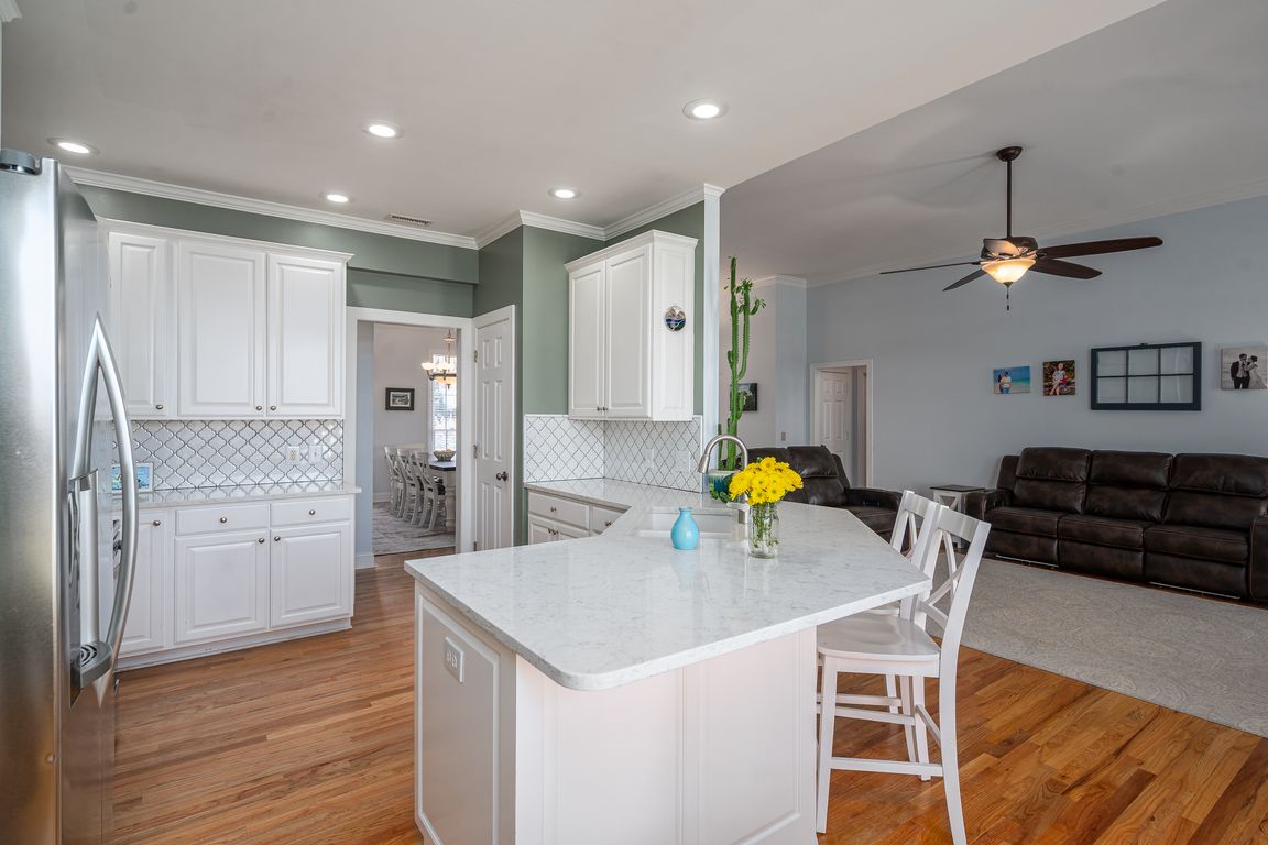 next background image