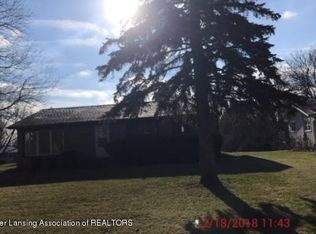 1458 Valley View Rd, Lansing, MI 48906