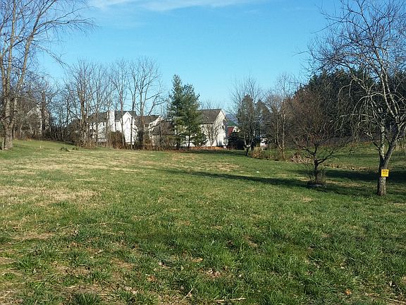 4th image of 202 Tucker Lane