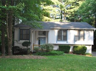 3 Holly Ridge Ct, Arden, NC 28704