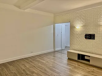 211 East 35th Street, #1S