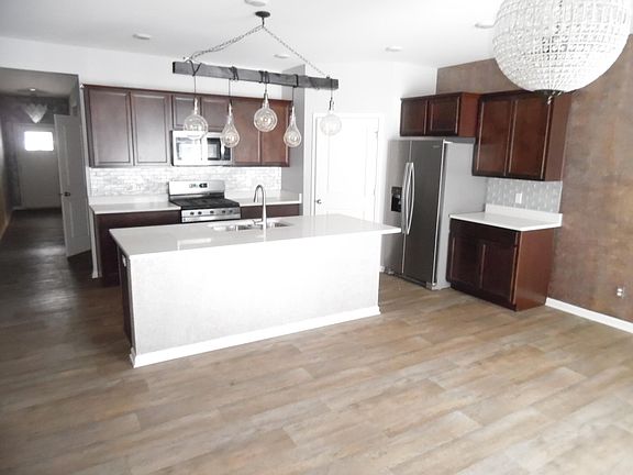 5th image of 7768 W 105th Pl