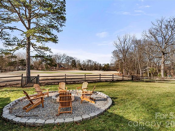 5th image of 8615 Golf Ridge Dr