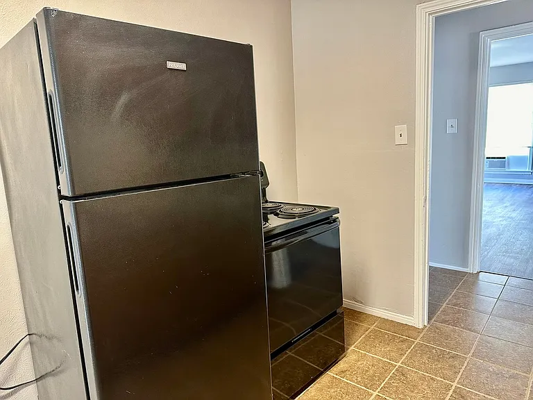 2712 Mitchell Ave — Photo 11