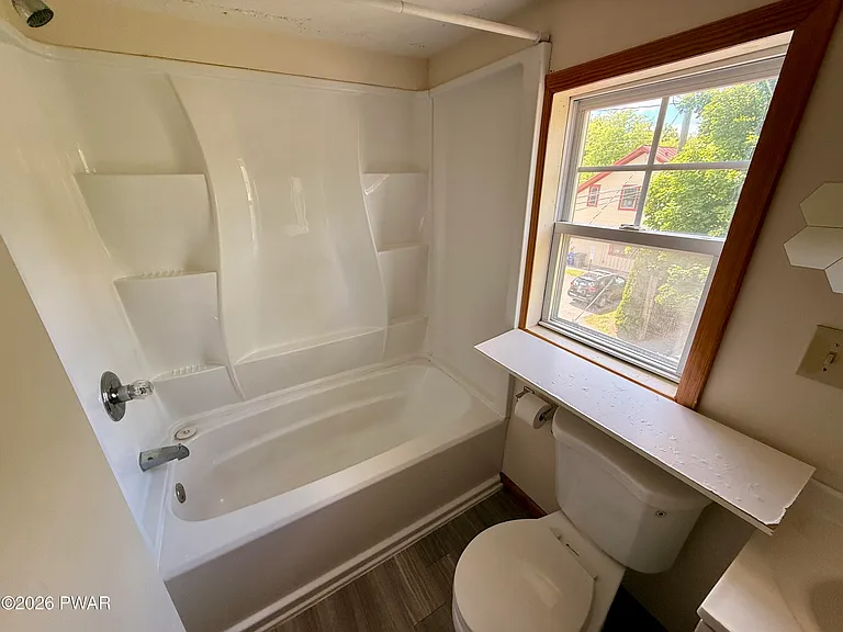 203 E Ann St #R — Photo 15