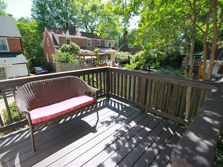 2404 1/2 Stafford Ave — Photo 9