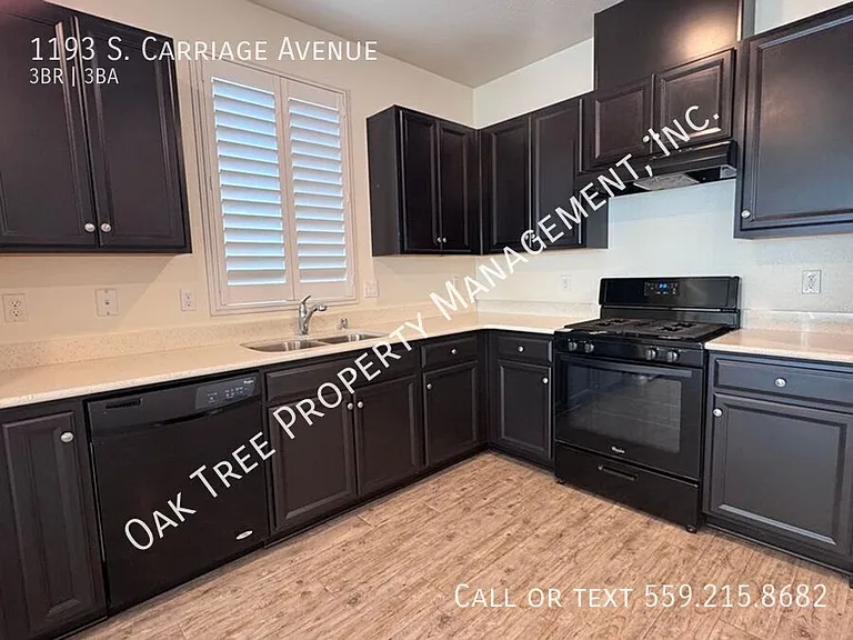 1193 S Carriage Ave — Photo 11