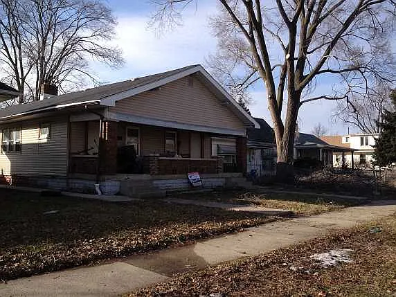 850 N Gladstone Ave photo 1