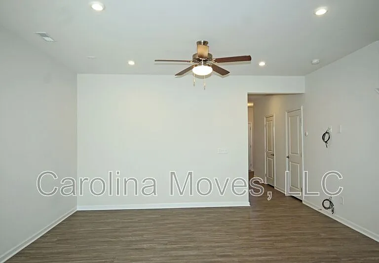 17 Country Dale Dr — Photo 4