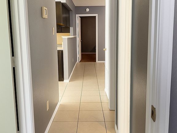 4th image of 202 Modene Ave
