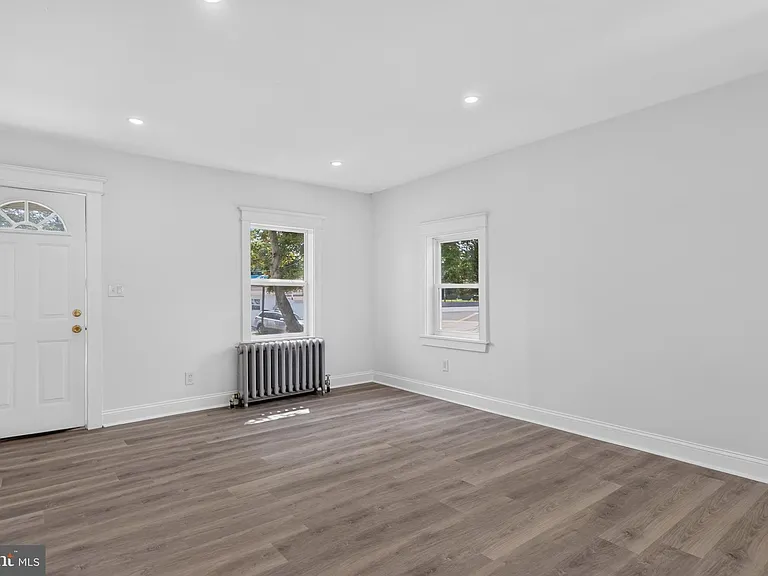 319 Laurel Ave — Photo 6
