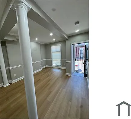 211 N Streeper St — Photo 3