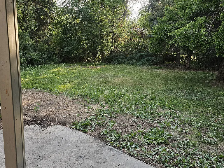 1137 S Bryan Ave — Photo 15
