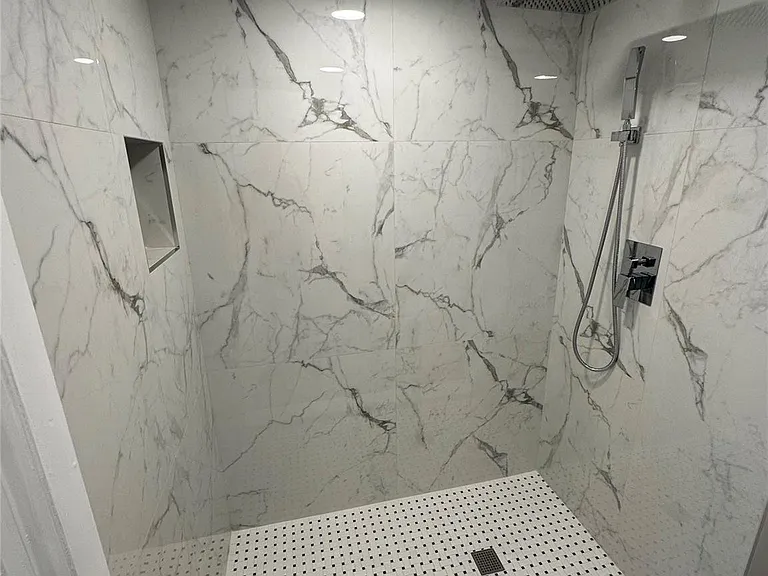 6549 Somerset Dr #106 — Photo 8