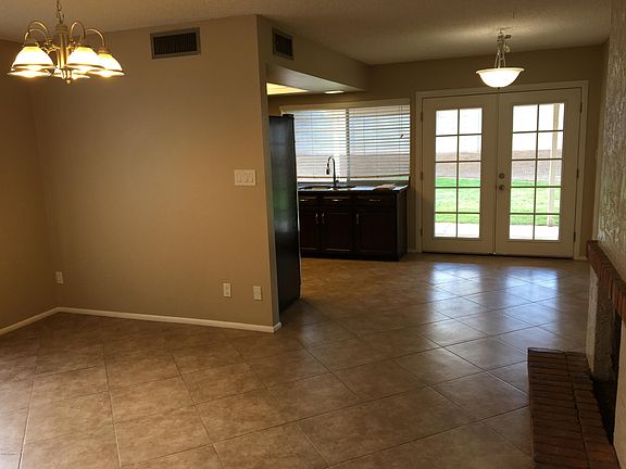 4th image of 2615 E Desert Cove Ave
