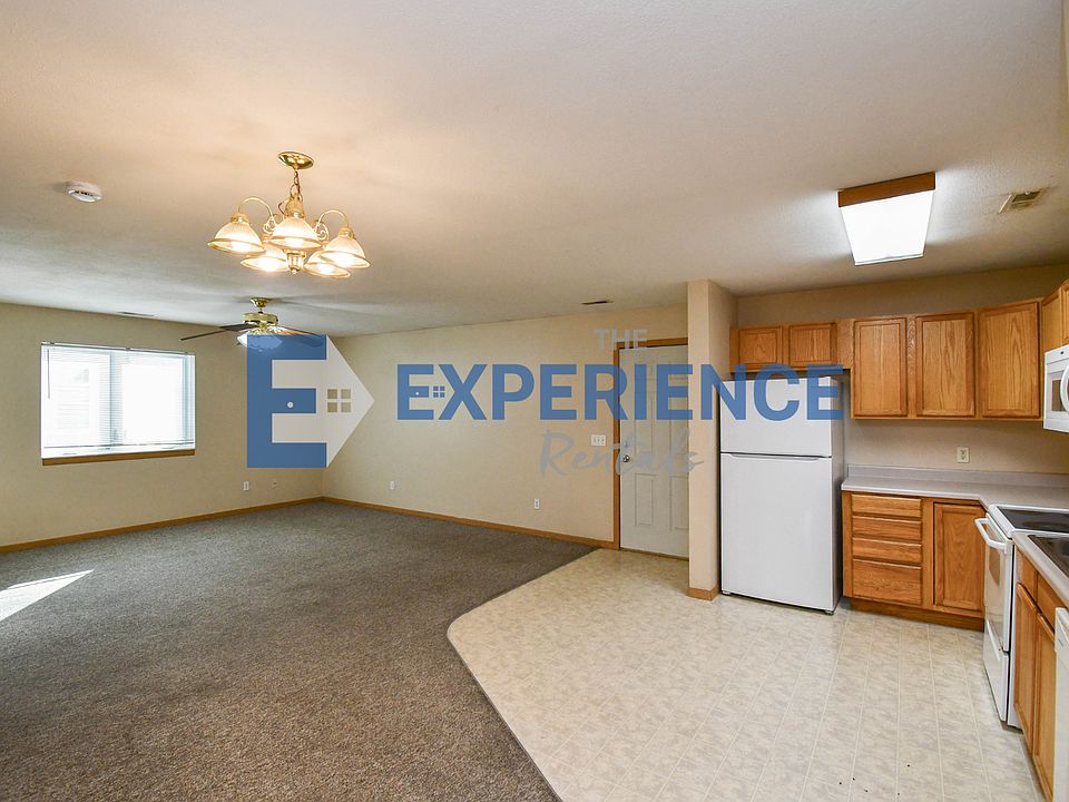 1st image of 1414 E Redwood Blvd