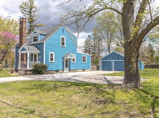 6656 Secor Rd, Lambertville, MI 48144