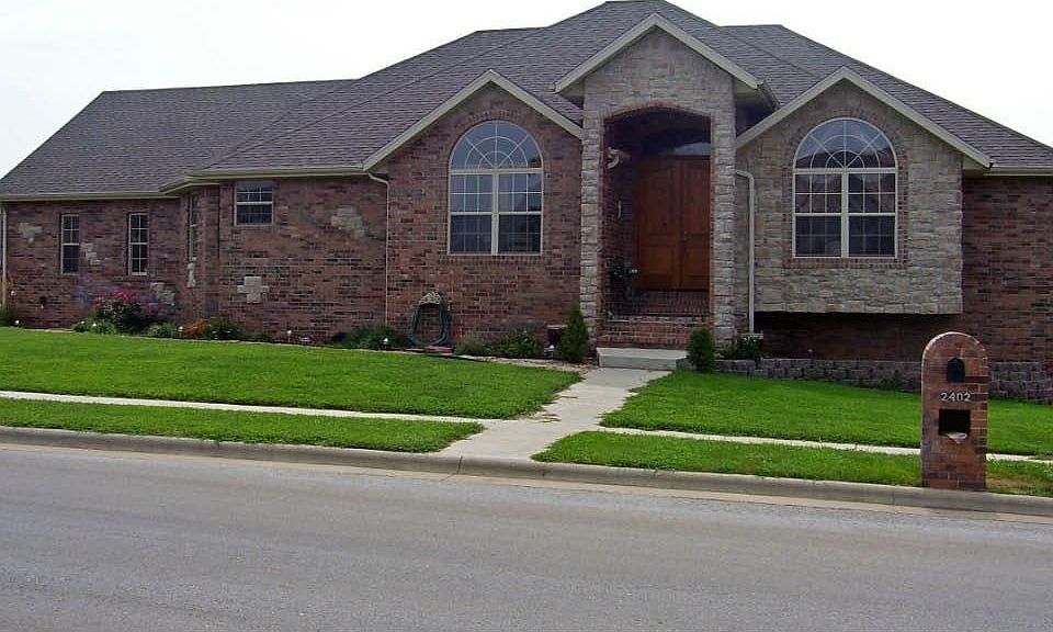 2402 W. Crestwood