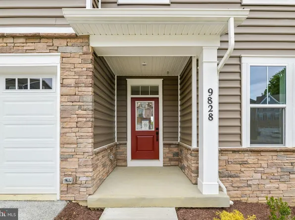 9828 Stonehaven Ct, Waldorf, MD 20601