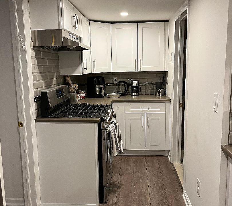 1st image of 651 Mill St Floor 3