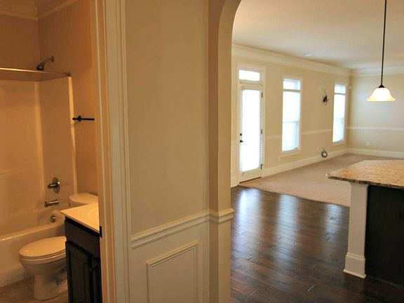 3rd image of 1003 Sherwood Ln