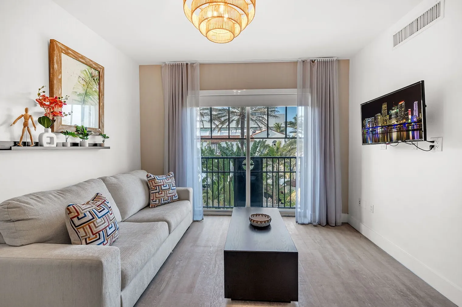 1 bed, 1.0 bath, $3,627 — Photo 4