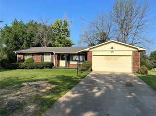 105 Carol Ln, Montgomery City, MO 63361