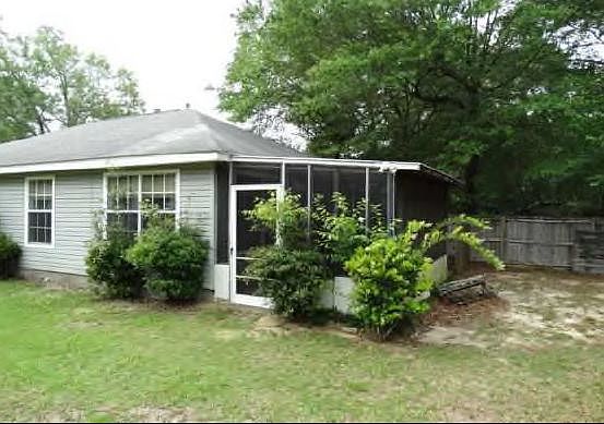 2nd image of 1100 Merrie Way